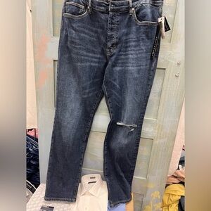 Earnest Sewn Slouchy Slim Men’s Jeans